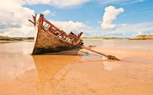 Mini_111203-072158-boatwreck4