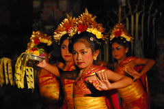 Bali_dancers